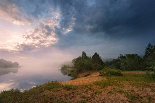 Надвигалась туча на рассвете