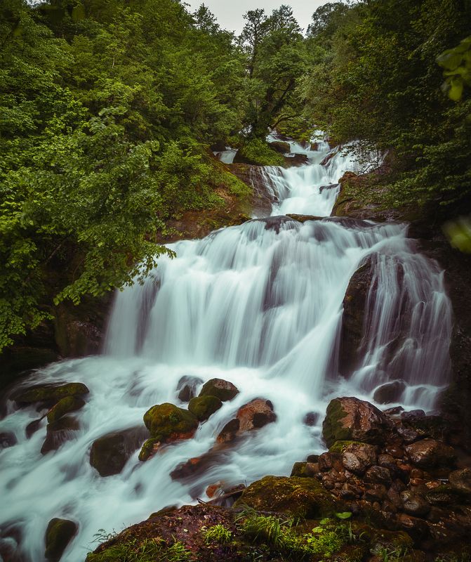 Водопад Рачха фото превью