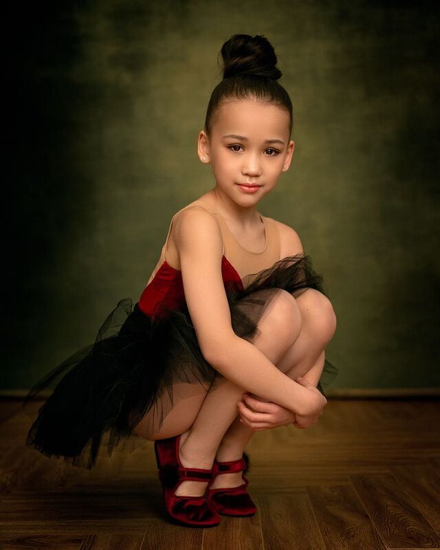 Гимнастка фото превью