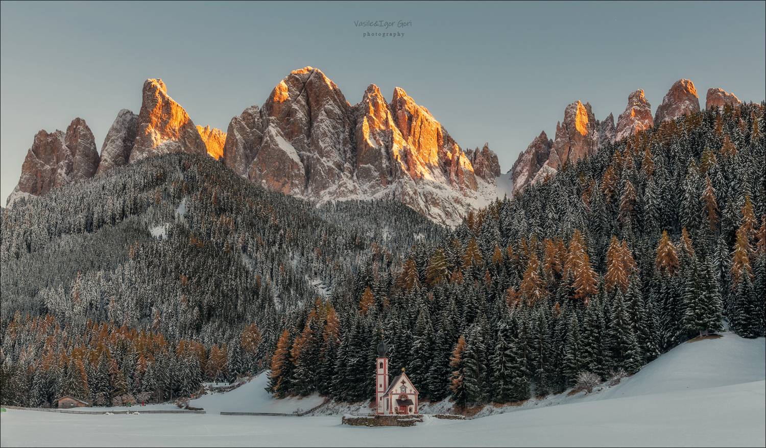 доломитовые альпы,santa maddalena,деревня,val di funes,осень,odle,италия,alps,ranui,san giovanni,церквушка,hills, Гори Василий