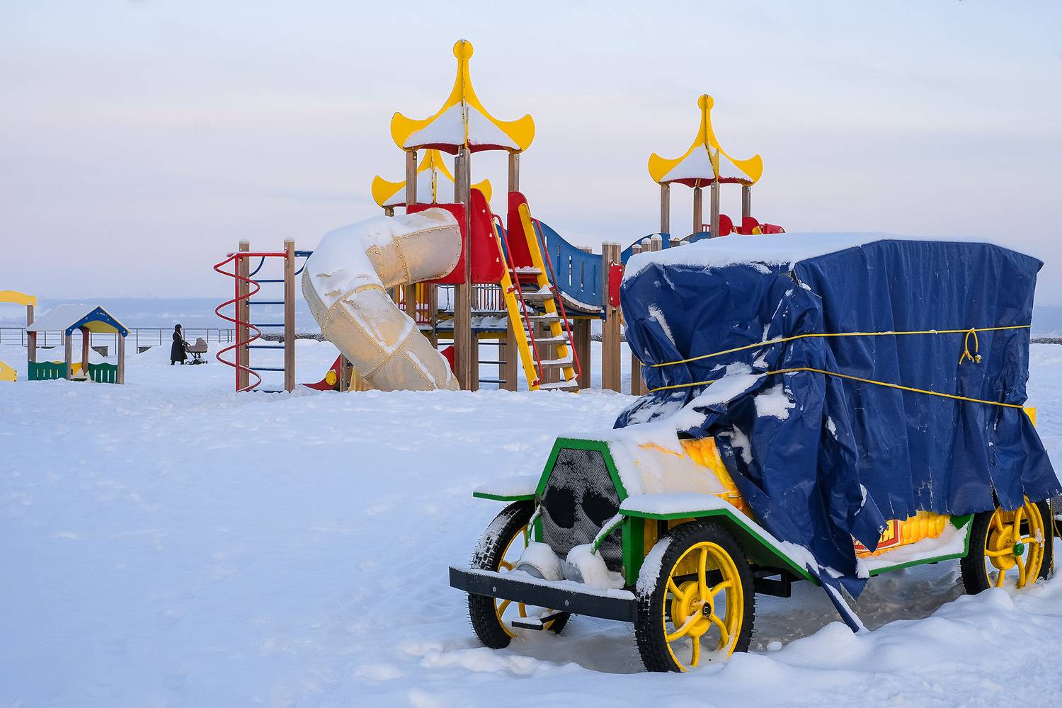 зима январь город  дети, Владислав Никишин