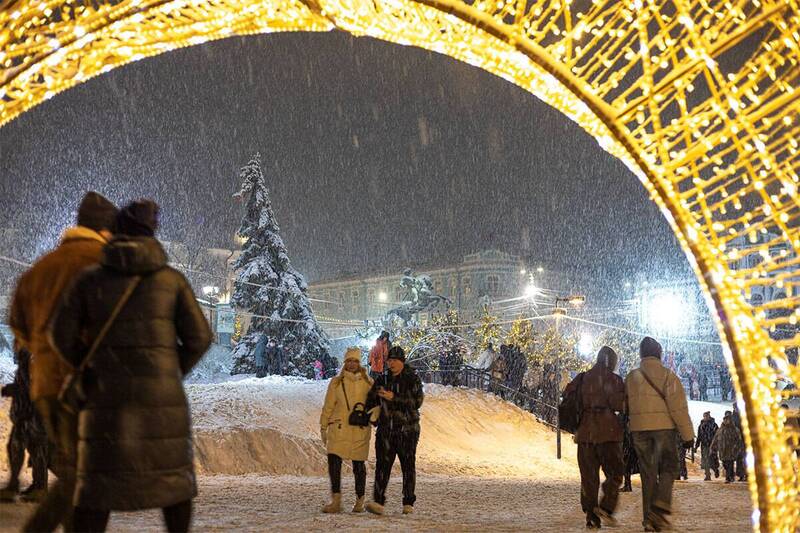 Снежно в городе фото превью