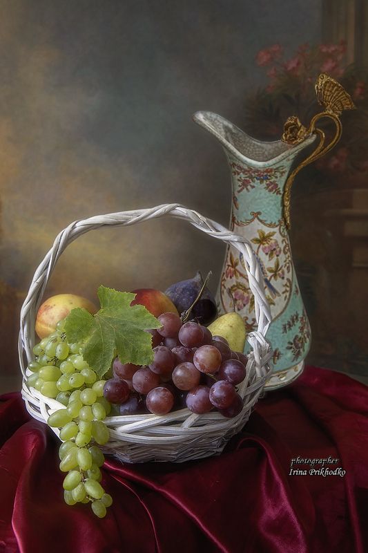 натюрморт, винтажный, фрукты, старинный кувшин Корзина фруктов фото превью