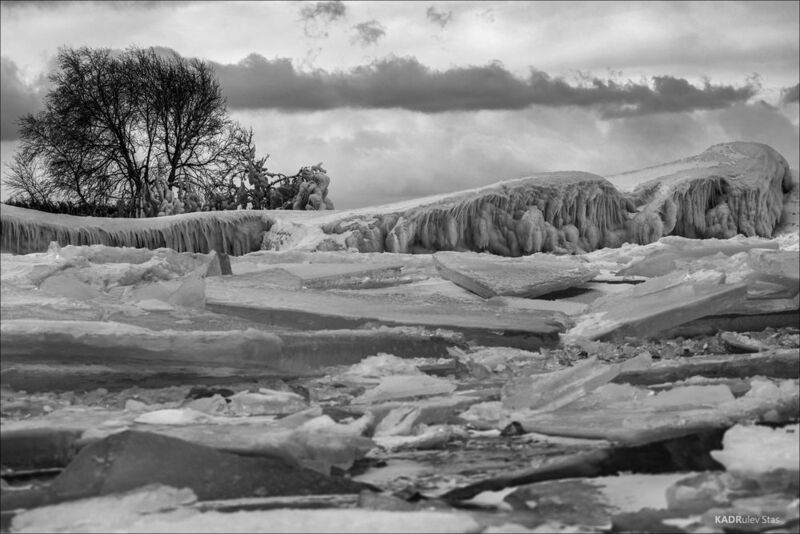 Подпирая небо прорастая в лед фото превью