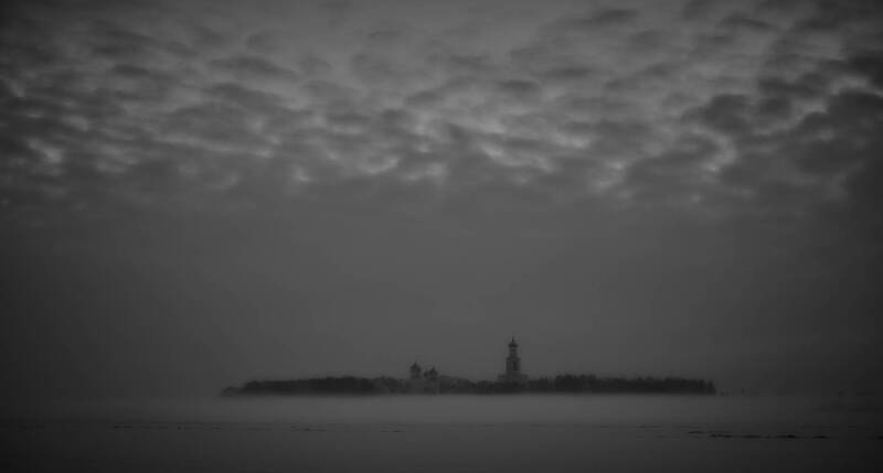 Юрьев монастырь и река Волхов. фото превью