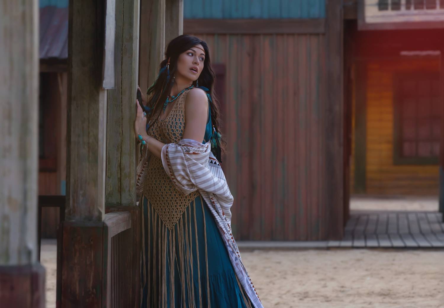 Красивая девушка, вечер, деревянные постройки, бохо, вестерн, Герцен Наталья