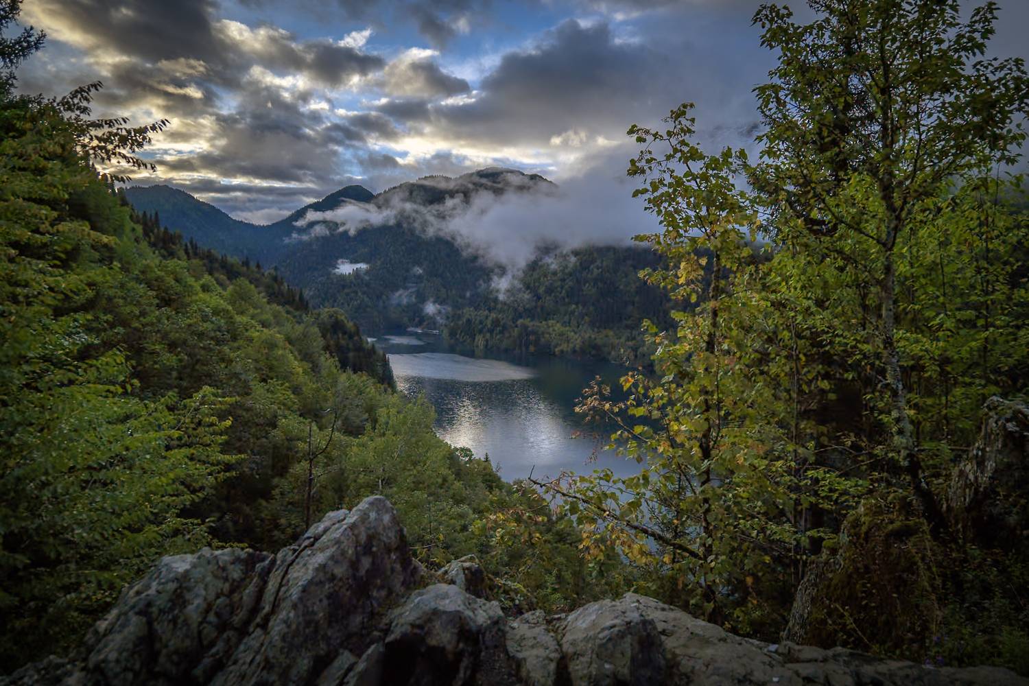 абхазия, рица, озеро, пейзаж, озеро рица, горы, Игорь Юркин