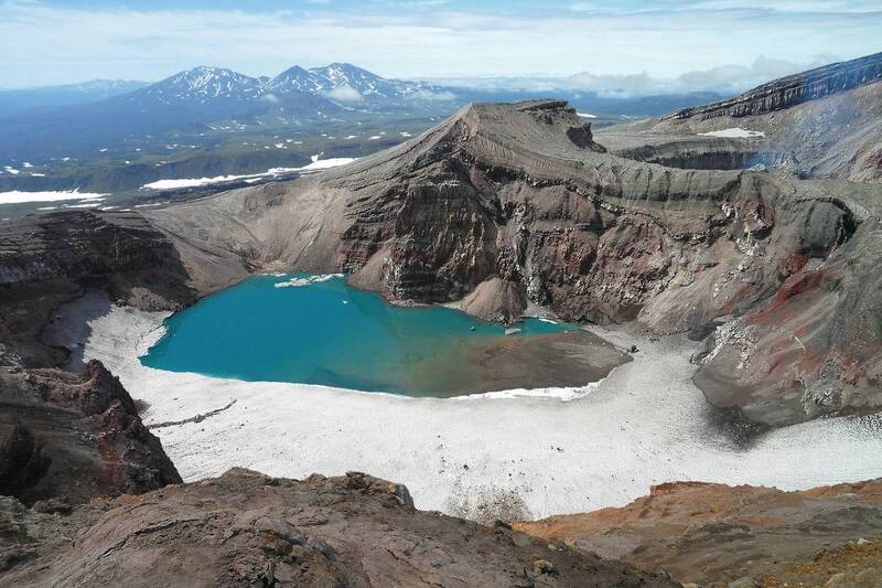 камчатка, вулкан горелый, кратер голубое озеро Вулкан Горелый фото превью