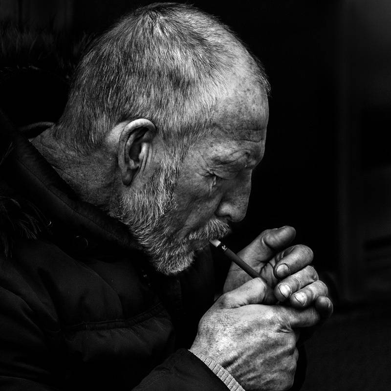 #портрет, #юрий_калинин, #лица, #черно_белое, #юрец, #уличная_фотография, #люди, #санкт_петербург, #квадрат вредная привычка фото превью