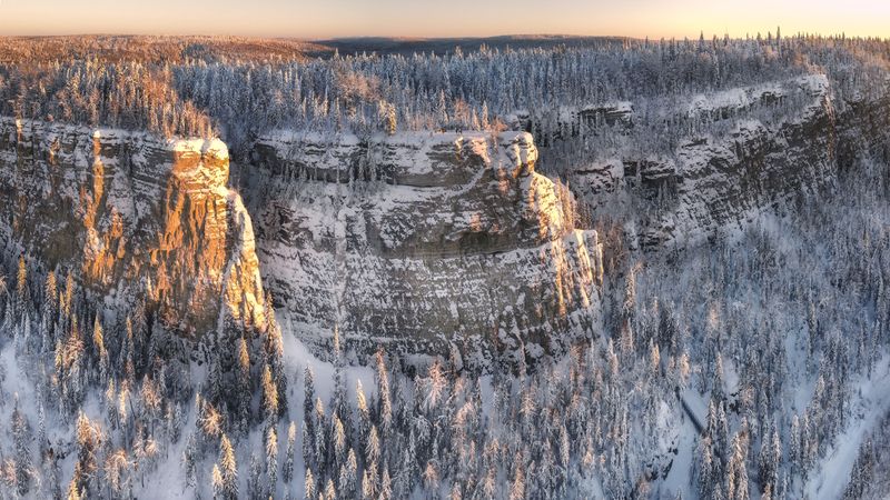 Скалы Ветлана фото превью