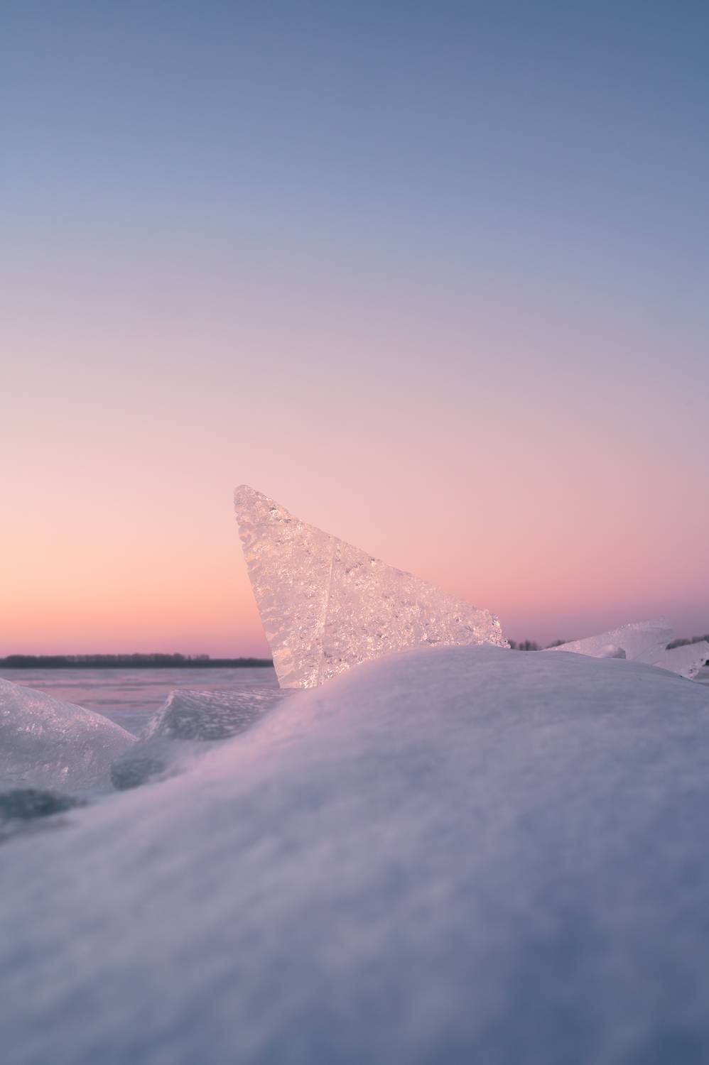 зима, лёд, лед, кристалл, айс, озеро, замёрзшее озеро, рассвет, закат, пастель, минимализм, минимализм в природе, тишина, холод, мороз, снег, природа, пейзаж, зимний пейзаж, fine art, fine art landscape, minimal, pastel sky, ice, winter, frozen, dawn, sun, Сухенко Олег