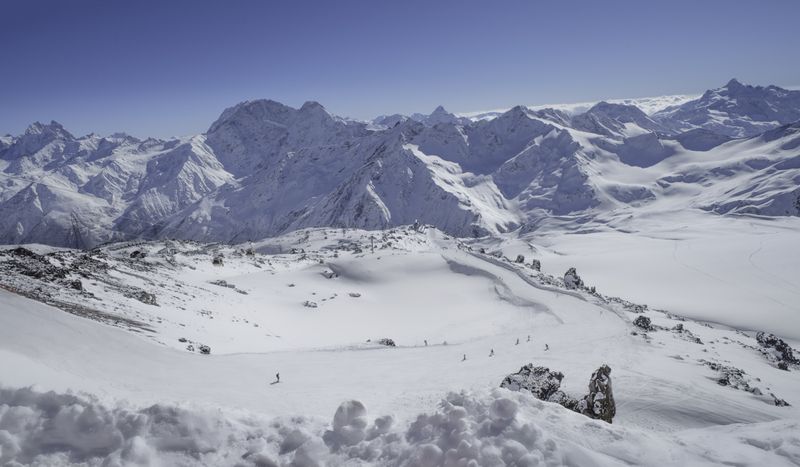 Россия, Кабардино-Балкария, Приэльбрусье, Эльбрус, Станция Гарабаши,  С Эльбруса фото превью