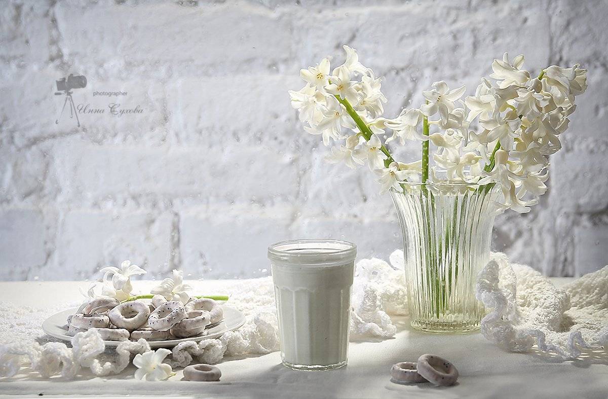 Ваза, Гиацинт, Молоко, Салфетка, Стакан, Сушки, Инна Сухова