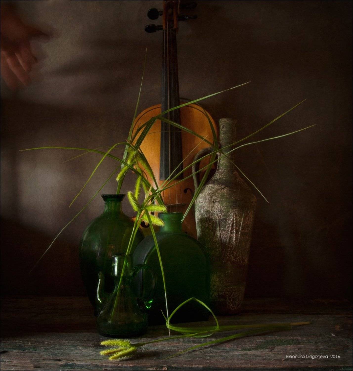 Аритмия, Бутылки, Зелёный, Музыка, Натюрморт, Ритм, Скрипка, Стекло, Eleonora Grigorjeva