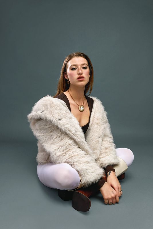 Sara фото превью