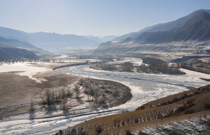 россия, горный алтай, зима, река По-зимнему сдержанно фото превью