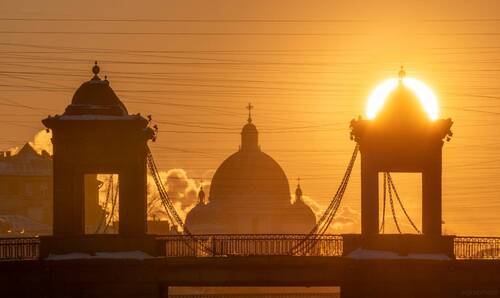 Петербург - мост Ломоносова с солнцем