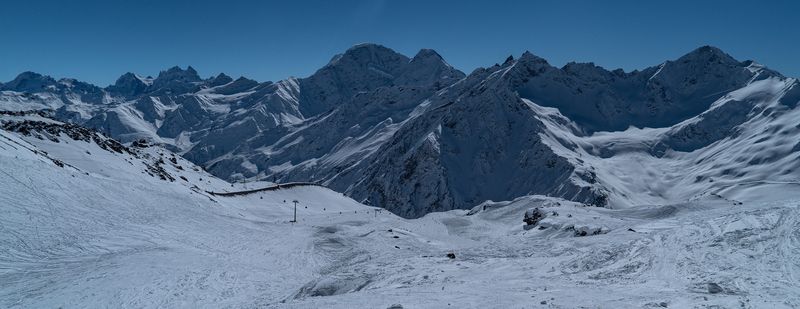 Россия, Кабардино-Балкария, Приэльбрусье, Эльбрус, Станция Гарабаши Вид с Эльбруса, со станции Гарабаши фото превью