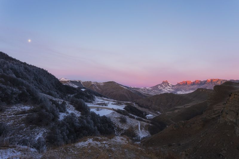 Рассвет на перевале Актопрак фото превью