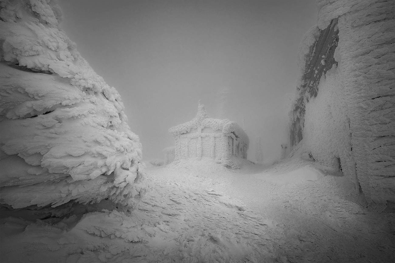 landscape, nature, scenery, monochrome, winter, evening, ice, sunset, hut, house, snow, frost, peak, mountain, vitosha, bulgaria, Александър Александров