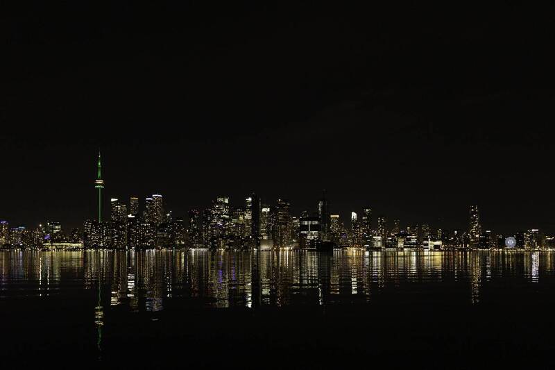 Toronto at night фото превью