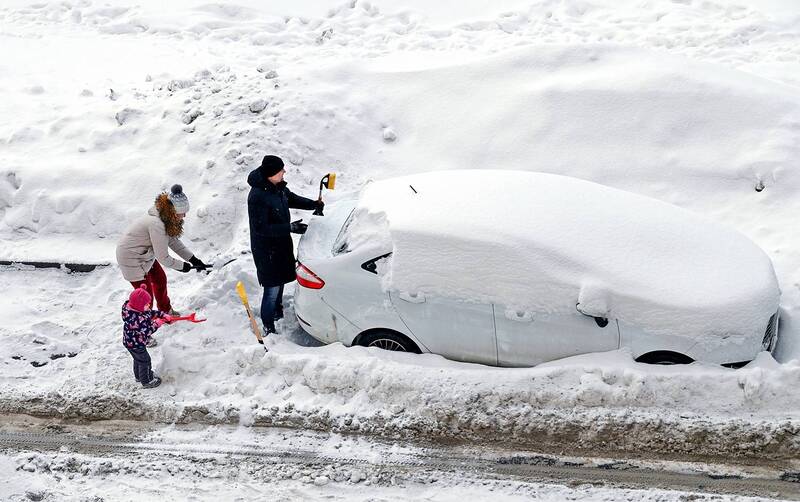 Семейный подряд фото превью