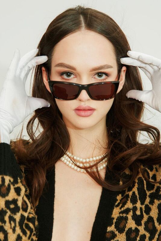 Claire фото превью