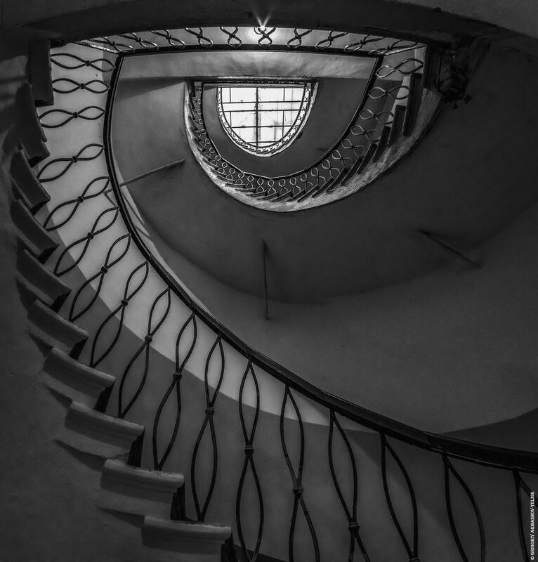 лестница, монохром, архитектура, город, санкт-петербург Изгибы лестниц фото превью