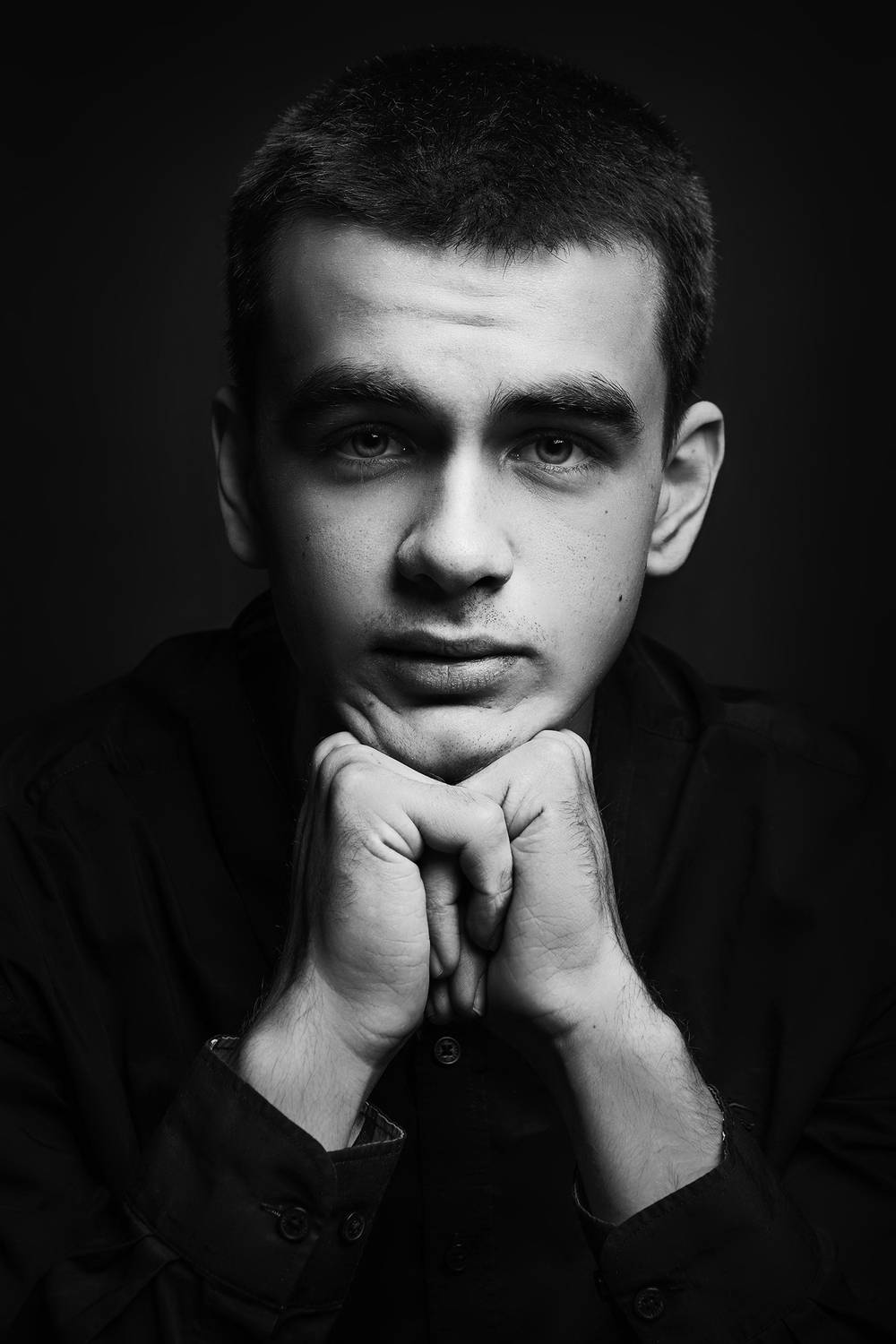 , Антон Леонов