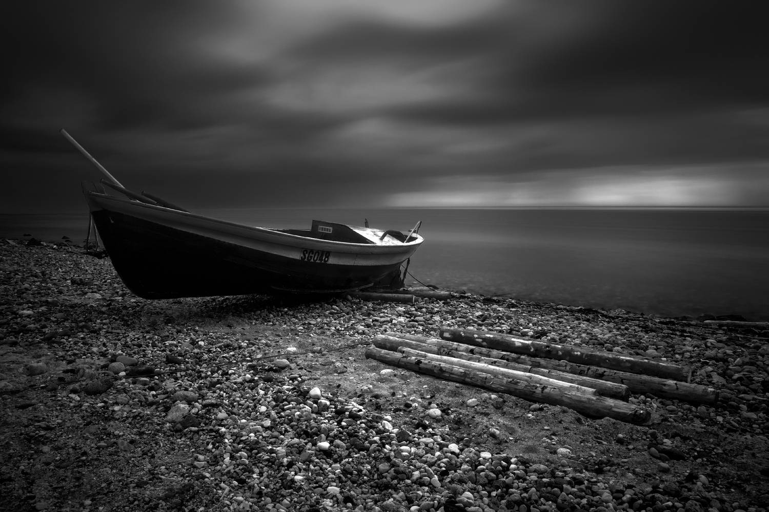 b&w, Andris Polikevics
