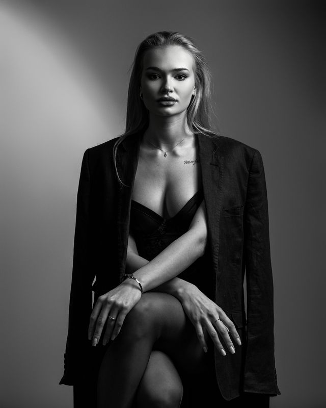 bnw, portrait, black&white Portrait of Emilia фото превью