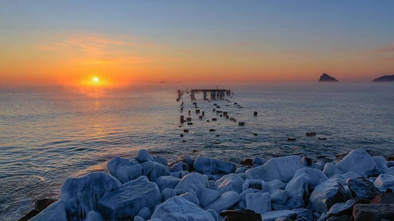 море, восход, зима, бухрудная Морозный восход фото превью