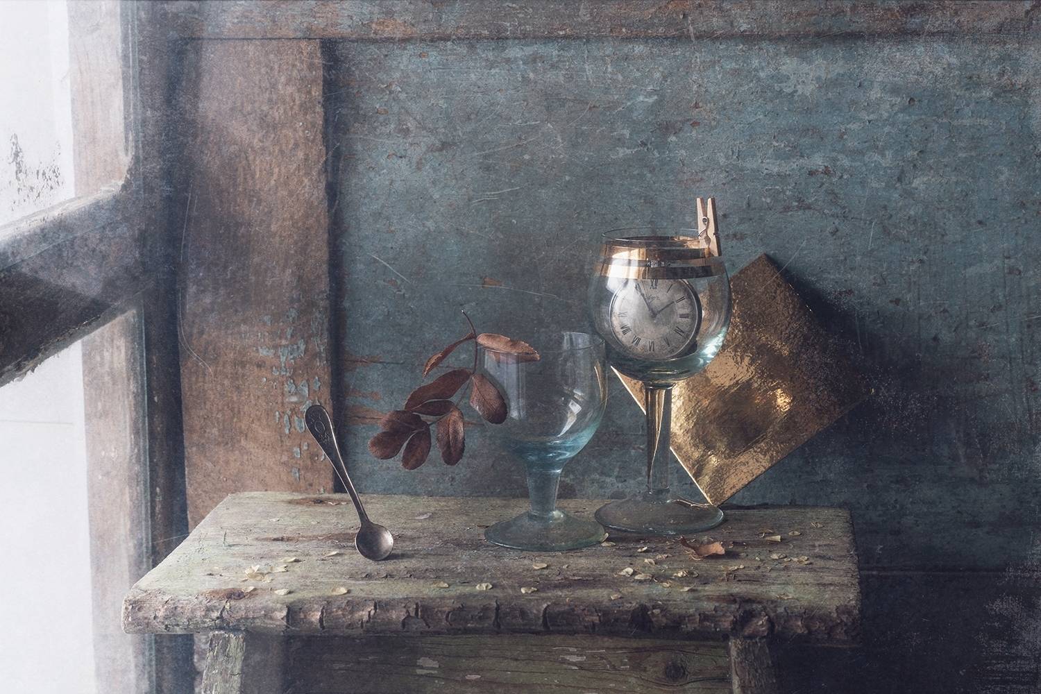 часы, бокал, листик, окно, время, осень, Анна Иванова