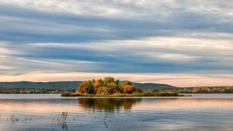 Осенний островок фото превью