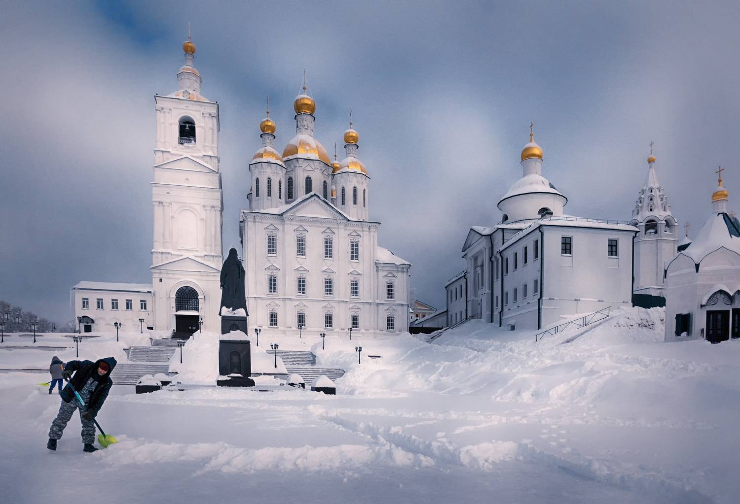 люди, соборы, колокольни, снег, Вера Петри