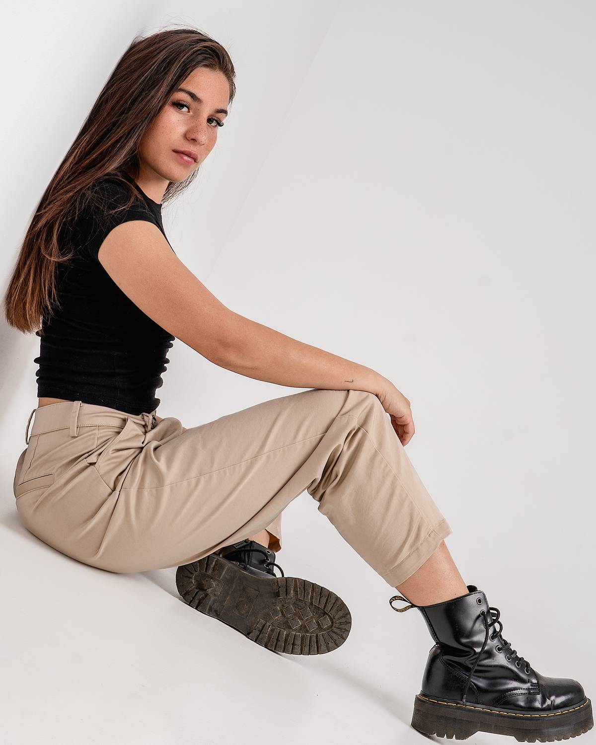 portrait, studio, female, photoshoot, casual, brunette, lasfotosdejean, freckles,  Jean