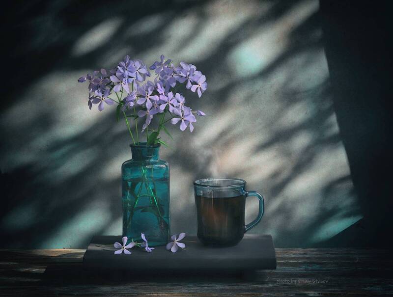 цветы, чай, натюрморт, напиток, аромат, вкусно, flowers, still life, drink, aroma, delicious, bouquet, flowers Весенний букет цветов и чашка чая фото превью