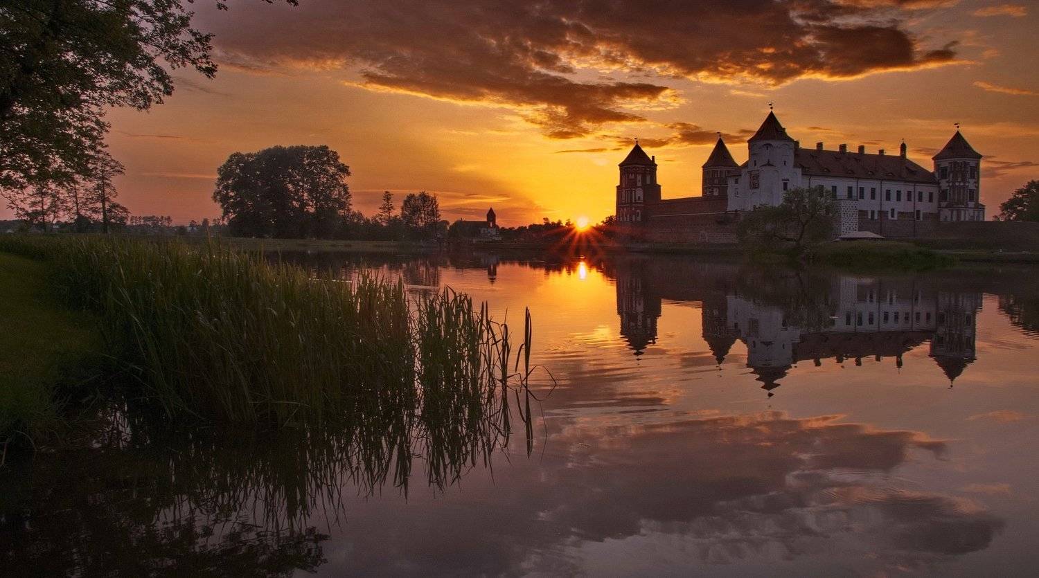 закат замок , Александр Гвоздь