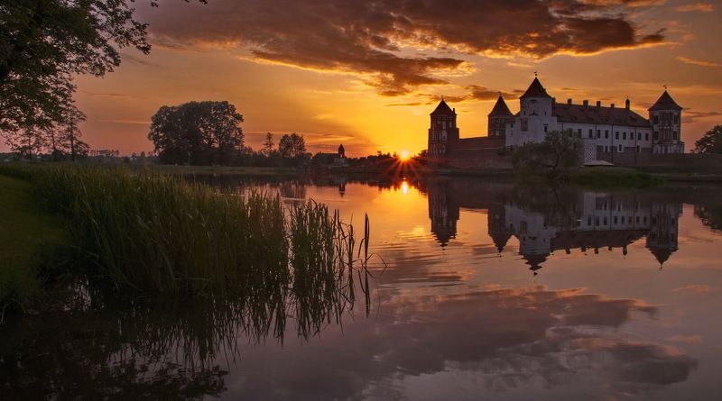 Мирский замок фото превью