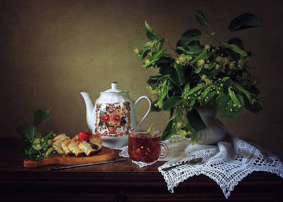 натюрморт,чай, липовый цвет, чайник, пирог, Ирина Приходько