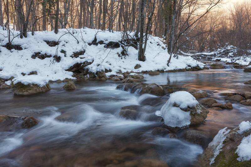 большой каньон крыма, зима. Зимняя речка Коккозка в Большом каньоне Крыма. фото превью