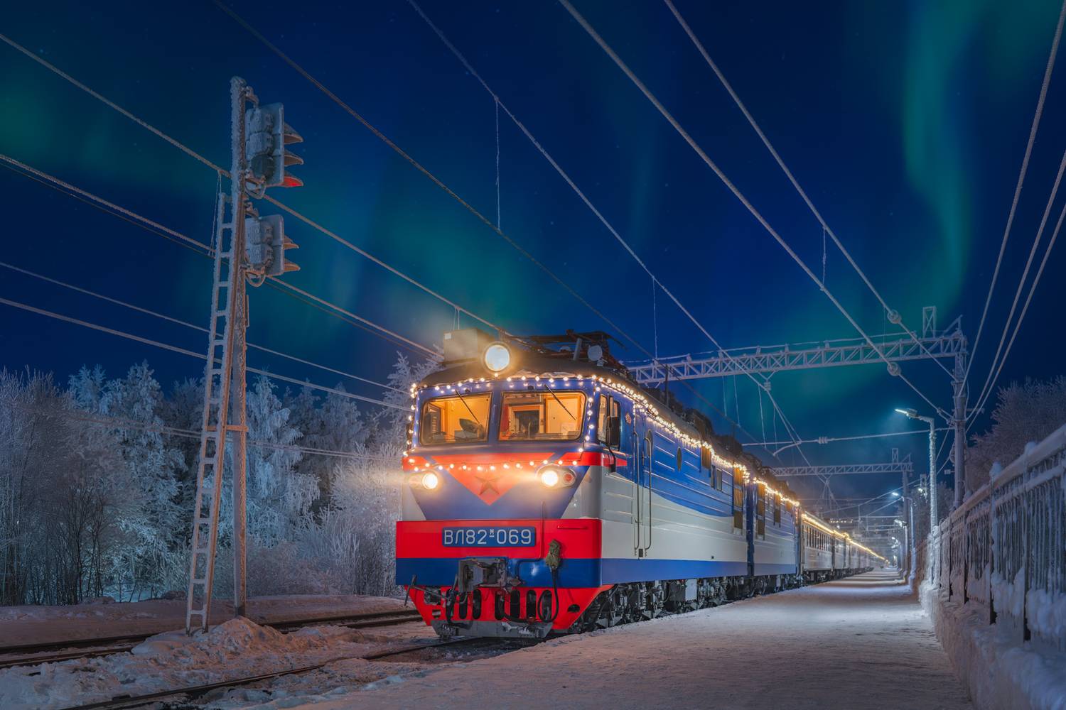s_krylov_pro, фотографсергейкрылов, дядяфотя, крыловщина, поезддедамороза, пдм, ржд, rzd, train, rails, вл82м, мурманск, заполярье, ночь, зима, Сергей Крылов