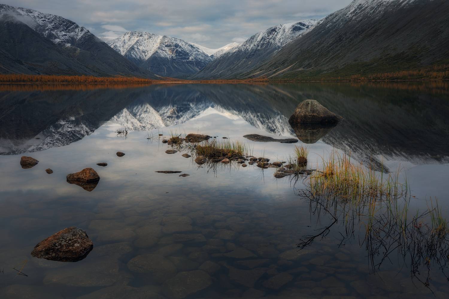 озеро_юг колыма магаданская_область пейзажи_колымы путешествие_по_колыме хребет_оханджа путешествие_по_россии, Дмитрий Шишкин