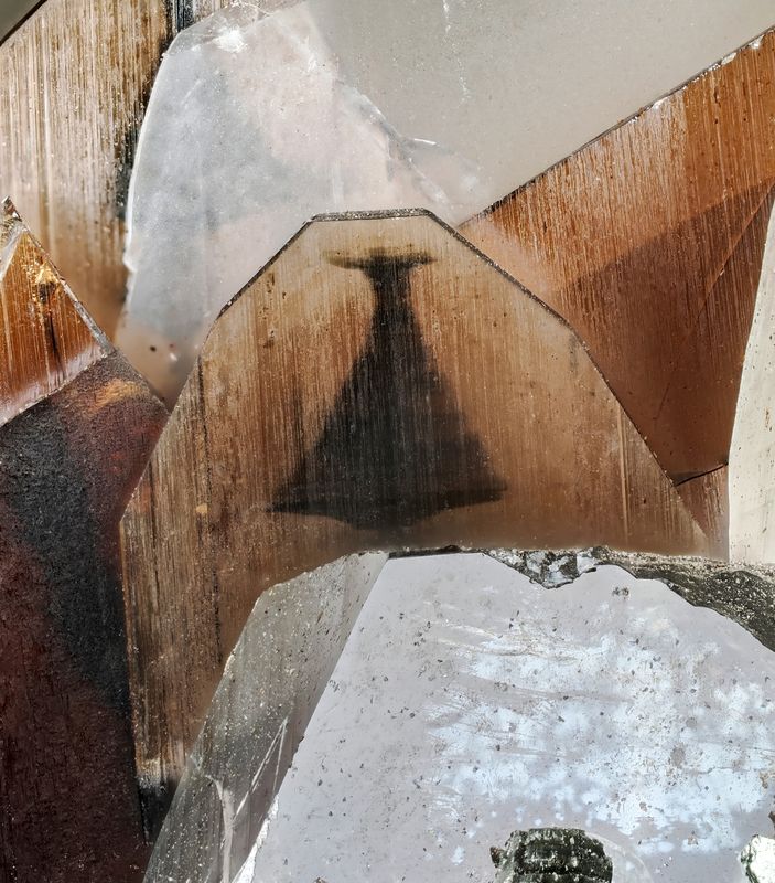 Макро, минералы, брукит  Dansing lady фото превью