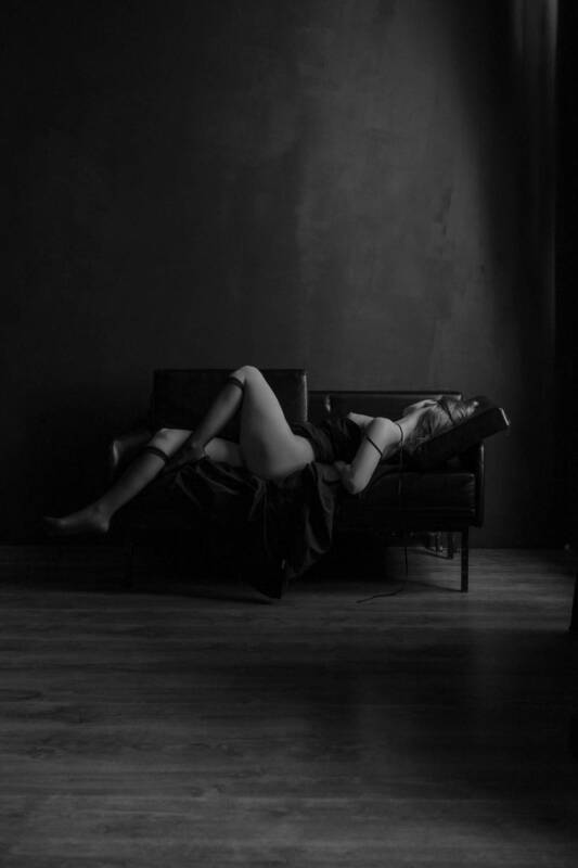 ню, девушка, ч/б  фото превью