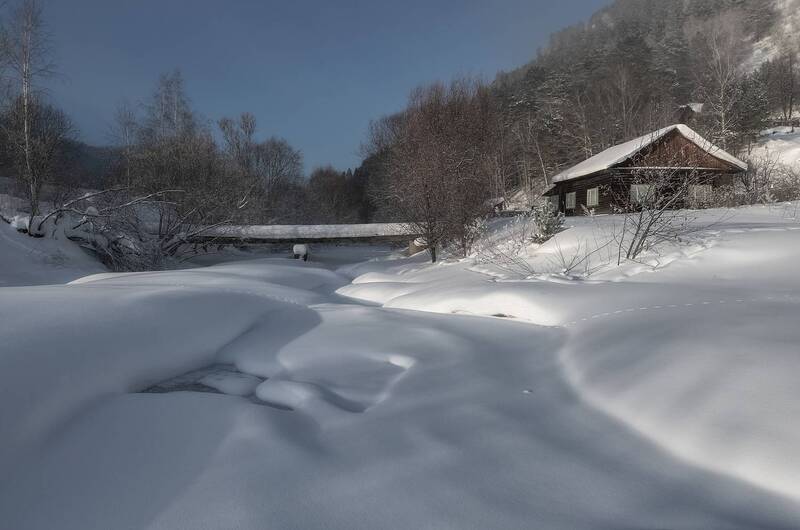 зима, мороз, иней, река, дом, енисей Застывшая речка фото превью