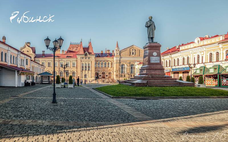 рыбинск, памятник, ленин, фонари, здание, биржи, брусчатка Ну как же без Ленина. фото превью