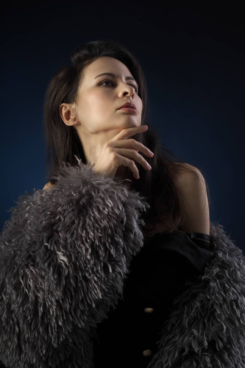 portrait, young, woman, giri, hand, fingers, fur, coat, charm, beauty, studio, Карасев Юрий