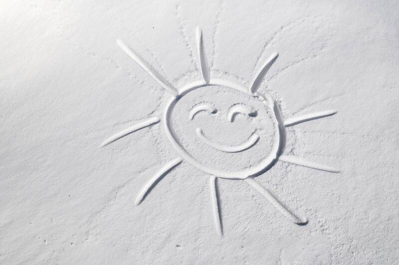 Снег и солнце фото превью