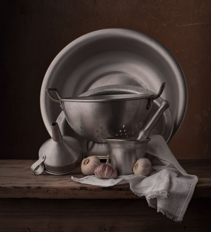 Still life, Aluminum, light, texture, garlic Aluminum фото превью